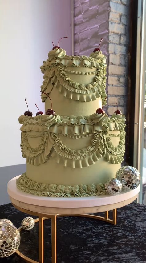 Vintage Cakes, Sweet 16 Cakes, 16 Cake, Green Cake, Wedding Cakes Vintage, Wedding 2025, Fantasy Wedding, Sweet 15, Just Cakes