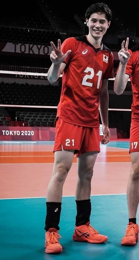 Volleyball Players Men, Ran Takahashi, Volleyball Wallpaper, Volleyball Uniforms, Japan Volleyball Team, Volleyball Poses, Mens Volleyball, Volleyball Jerseys, Volleyball Pictures