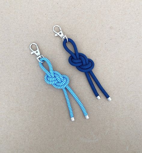 Nautical Knot Handmade Keychain - Rope Keychain, Key Holde 💎 #EDCKnifeBeads #KnifeAccessories #EverydayCarry #EDC #GearCustomization #TacticalBeads #ParacordBeads #HandcraftedBeads #ArtisanBeads #KnifeCollecting #KnifeEnthusiast #GearUpgrade #UniqueBeads #FunctionalArt Knitted Keychain, Keychain Paracord, Knot Keychain, Rope Keychain, Paracord Projects Diy, Art Macramé, Nautical Accessories, Nautical Knots, Blue Keychain