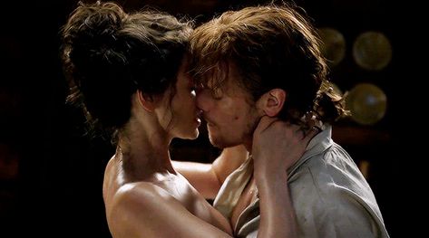 Jamie And Claire Gif, Sawyer Bennett, Helena Hunting, Romantic Kiss Gif, Forehead Kisses, Romantic Kiss, Outlander Tv, Love Scenes, Diana Gabaldon