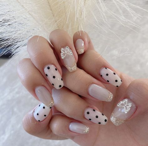 Pink And White Polka Dot Nails, Polka Dots Nails, Anime Nails, Girly Acrylic Nails, Polka Dot Nails, Really Cute Nails, Dots Nails, Cute Gel Nails, Soft Nails