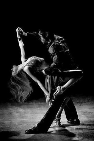 Latin Dance Aesthetic, Latin Dance Photography, Danza Latina, Tango Dancers, Tango Dance, Dance Movement, Dancing In The Dark, Dancing Aesthetic, Shall We Dance