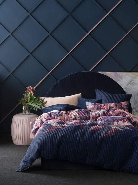 Dark Blue Rooms, Dark Luxury, Dark Blue Bedrooms, Blue Bedroom Walls, Bedroom Dark, Dark Bedroom, Bedroom Wall Designs, Trendy Bedroom, Blue Rooms