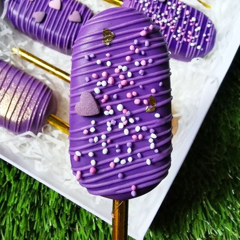 Purple Cakesicles, Cake Sicles, Magnum Cake, Hanging Wedding Decorations, Purple Cake, Whip It, Dessert Bar, Sweet Chocolate, Cakepops