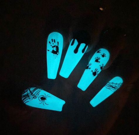 Pikachu Nails, Glow Halloween, Glow In The Dark Halloween, Holloween Nails, Halloween Press On Nails, Halloween Acrylic Nails, Art Deco Nails, Dark Halloween, Gothic Nails