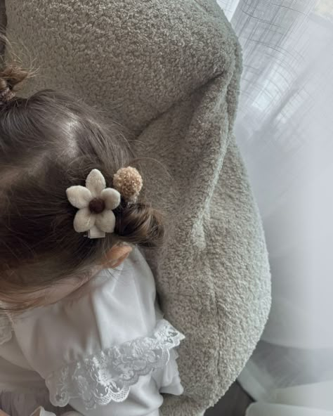 Hello🦢 . Cutest hairdo ever and this little lady is starting preschool very soon 🥹🫶🏻 time flies …💭 . . . . . . . . . . . . . . mom life • toddler life • preschool time • parenting • cute kids • neutrals • home sweet home • cosy home • kids fashion style • girls hairstyle inspo • hairdo • home • . . . #momlife #momblogger #toddler #toddlers #toddlerfashion #toddlerlife #girlshairstyles #hairdo #home #homesweethome #neutrals #neutralstyle #softminimalism #mininal #minimalstyle #parenting #girly... Little Girly Girl Aesthetic, Toddler Aesthetic, Girly Profile, Baby Girl Aesthetic, Starting Preschool, Mother Life, Baby Aesthetic, Kids Aesthetic, Moms Goals