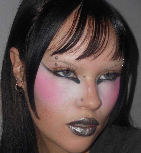 Cyberpunk Makeup, Face Beat Makeup, Avant Garde Makeup, Rave Makeup, Work Makeup, Face Face, Cool Makeup Looks, Ethereal Makeup, Creative Makeup Looks