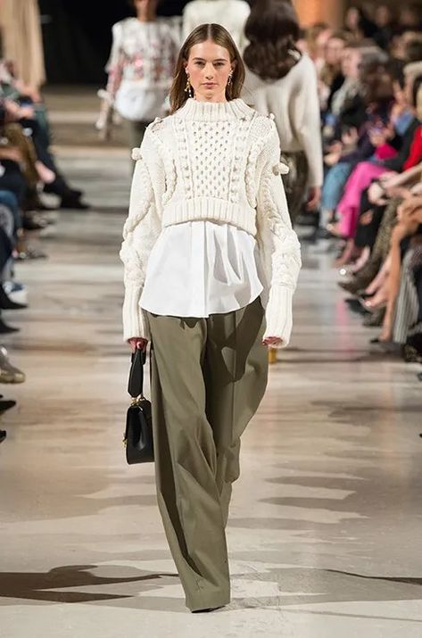 Mode Chanel, Mode Inspo, 가을 패션, Fashion 2018, Fashion Show Collection, Looks Style, Mode Inspiration, Sweater Fashion, Street Styles