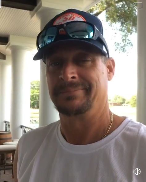 Kid Rock Selfie At Home, Kidrock Photos, Kidrock Photos Hd, Kid Rock Selfie, Kid Rock Picture, Jungkook Predebut, Rock Tattoo, Cool Galaxy Wallpapers, Bret Michaels