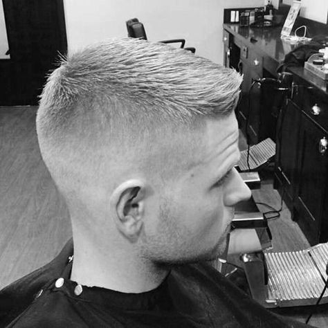 Ivy League Haircut For Men - A Socially Prestigious Hairstyle Teen Boy Fade Haircut, High And Tight Haircut Fade, Boys Fade Haircut Kids, Grooms Hair, Ivy League Haircut, Boy Haircuts Short, Boys Hair, Low Maintenance Haircut, Kids Hair Cuts