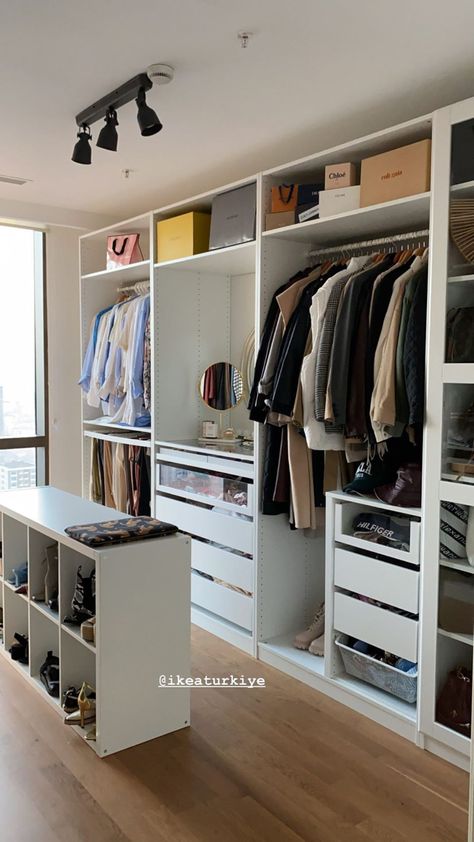 Dressing Room Design Ideas, Closet Organisation, Dressing Room Decor, Simple Dressing, Walking Closet, Dream Closet Design, Closet Design Layout, Closet Layout, Wardrobe Room