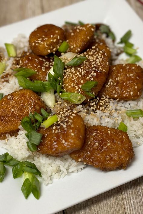 4-Ingredient Orange Chicken 4 Ingredient Orange Chicken, Orange Chicken Recipe, Chicken Recipies, Easy Chinese, Easy Chinese Recipes, Winner Winner Chicken Dinner, Orange Chicken, Winner Winner, Asian Foods