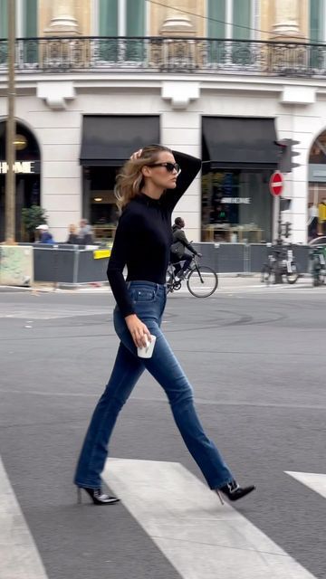 Chloe Lecareux 💙 on Instagram: "Let’s start this paris Fashion week ! 👠 #LiuJoDenimAuthentic #LiuJo @liujoglobal" Chloe Lecareux Style, Liu Jo, Paris Fashion, Paris Fashion Week, Chloe, Personal Style, Fashion Week, Paris, Pants