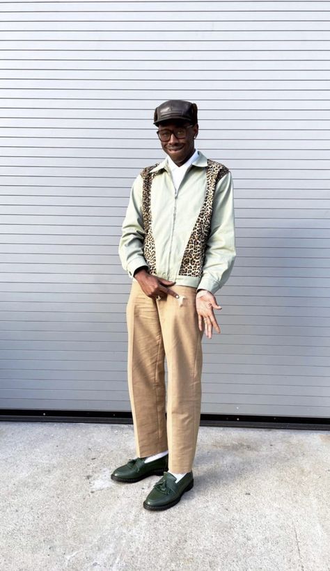 Tyler The Creator Gucci, Tyler The Creator Brown Pants, Tyler The Creator Fashion Style, Brown Hat Outfit Men, Tyler The Creator Outfits Inspiration, Tyler Fits, Taylor The Creator, Tyler The Creator Style, Tyler Aesthetic