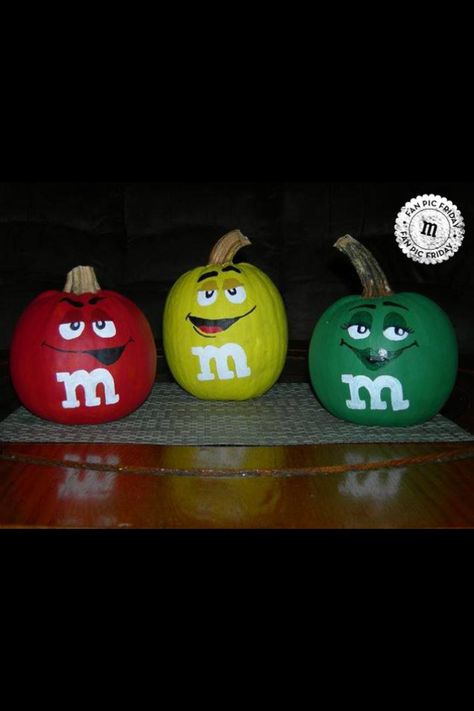 M&M Pumpkins Mario Pumpkin, Pumpkin Paintings, Pumpkin Idea, Pumpkins Decor, Pumpkin Decorating Contest, No Carve Pumpkin Decorating, Pumpkin Contest, Laundry Sign, Pumpkin Template