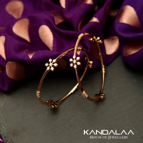 Bangles and necklace mela at kandalaa. Visit us or call for video on 9845040007 . . . . . . . . . . #BengaluruJewels #FamilyTradition #HeritageCraftsmanship #jewellery #goldjewellery #necklace #ring #earrings #nakasbangles #diamonds #bracelet #jewelrygram #diamond #gold #rings #handmadejewelry #bangles #instajewelry #jewellerydesign #pendant #bracelets #bling #jewelryaddict #antiquebangles #jewelrydesigner #gemstones #kandalaahouseofjewellery Simple Bangles Gold, Simple Diamond Bangles, Gold Simple Bangles, Bangle Designs Gold, Bangles Jewelry Designs Gold, Kandalaa Jewellery, Bangles Design Gold, Diamond Gold Rings, Simple Gold Bangle