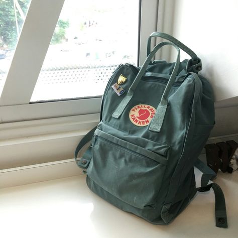 Green Kanken, Skam Austin, Charlie Spring, Pretty Tote Bags, Fjällräven Kånken, Alice Oseman, Ocean Green, Aesthetic Bags, Personal Aesthetic