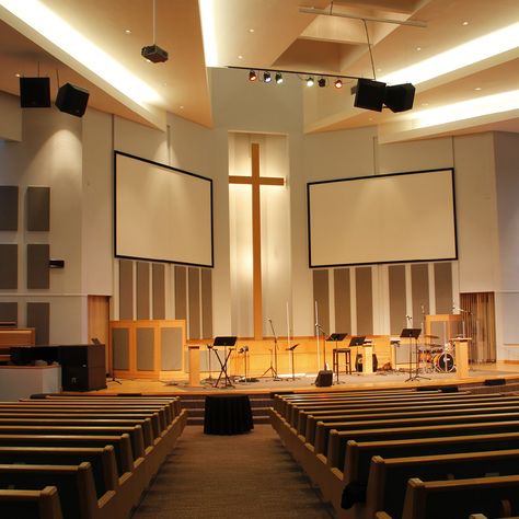 Speech clarity during worship or a sermon is necessary for church settings. Strategic placement of Broadway wall and ceiling panels can go a long way in creating a more comfortable listening environment. #acousticpanels #churchdesign #churchacoustics #acoustictreatment Industrial Church Design, Modern Church Interior, Church Design Sanctuary, Sanctuary Decor, Record Studio, Church Design Architecture, Barn House Kits, Acoustic Ceiling Panels, Acoustic Ceiling