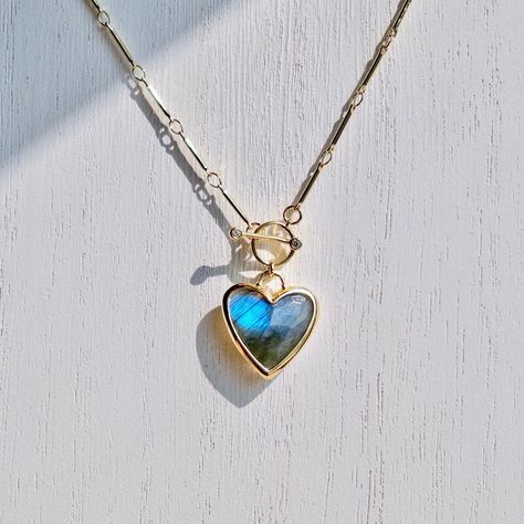 Labradorite Necklace Crystal Heart Pendant Necklace Gold Chain Toggle Necklace Crystal Jewelry Healing Boho Gift SVNBEAMX - Etsy Heart Pendant Necklace Gold, Unique Pendant Necklace, Crystal Heart Pendant, Toggle Necklace, Pendant Necklace Gold, Labradorite Necklace, Heart Pendant Gold, Labradorite Jewelry, Labradorite Necklaces