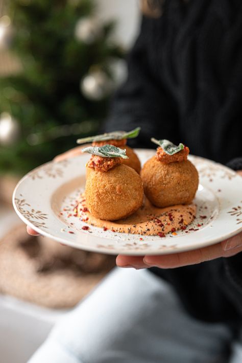 Arancini with pumpkin and spicy vegan 'nduja mayo — Luna Trapani Risotto Balls, Traditional Thanksgiving Recipes, Canapes Recipes, Christmas Appetizer, Pumpkin Risotto, Beef Bacon, Bistro Food, At The Restaurant, Gourmet Vegan