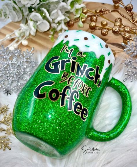 Holiday Resin Tumblers, Christmas Glitter Tumbler Ideas, Grinch Tumbler Ideas, Grinch Tumblers, Christmas Tumbler Ideas, Fabric Tumblers, Tumbler Toppers, Coffee Mug Tumbler, Painted Crafts