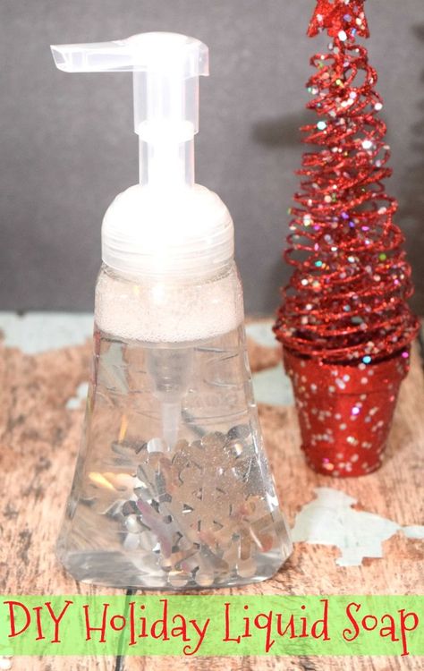 DIY Holiday Liquid Soap! Perfect to make your bathroom and kitchen festive! #craft #diy Holiday Soap, Christmas Soap, Soap Ideas, Amazing Crafts, Spring Fun, Friends Diy, Soap Dispensers, Do It Yourself Crafts, Pinterest Group