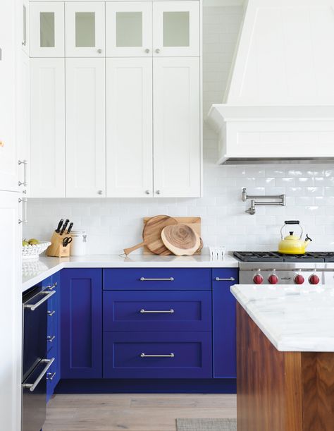 Discover The Most Coveted Kitchen Styles & How To Get The Look - House & Home Cobalt Kitchen Cabinets, Cobalt Blue Kitchen, Cobalt Kitchen, Kitchen Design Ideas 2023, Blue Kitchen Appliances, Kitchen Cabinet Colours, Cobalt Blue Kitchens, Kitchen Open Concept, Cabinet Colours