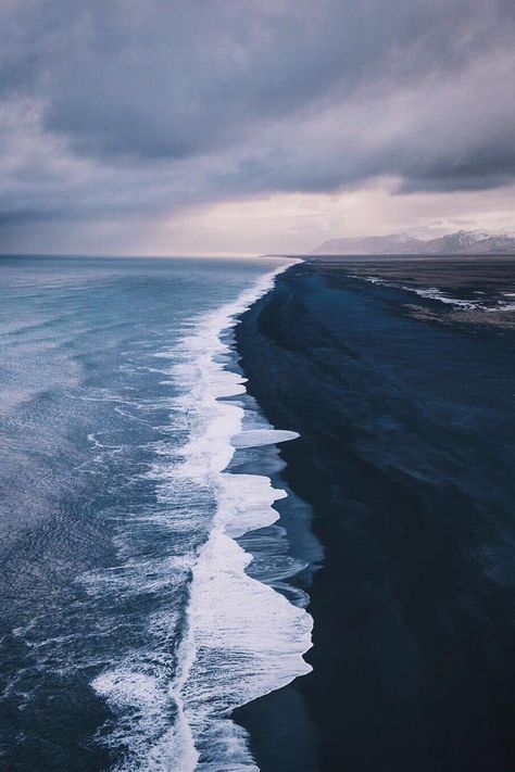 Two Oceans Meet, Iceland Wallpaper, Beauty Places, Ocean Wallpaper, Iceland Travel, Ocean Photography, Survival Kit, Landscape Photos, Nature Travel