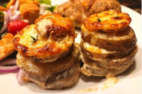 Creamy Garlic & Parmesan Baked Potato Stacks Recipe: A New Way to Cook Potatoes | Side Dishes | 30Seconds Food Stacked Potatoes, Parmesan Potato Stacks Recipe, Parmesan Baked Potatoes, Parmesan Potato Stacks, Cook Potatoes, Parmesan Potato, Potato Stacks, Baking Measurements, Roasted Potato Recipes