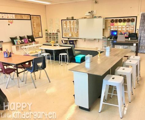 Happy Little Kindergarten: Flexible Seating for First Grade! Classroom set-up. Flexible Seating Small Classroom, Flexable Seating, Udl Classroom, Classroom Seating Arrangements, Flexible Seating Classroom, Classroom Arrangement, Alternative Seating, Tutoring Business, Classroom Seating