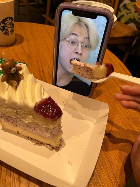 Kpop Birthday Aesthetic, Engene Core, Kpop Cake, Jay Core, Jay Birthday, Idol Birthday, Kpop Phone Cases, Cute Birthday Pictures, Park Jongseong