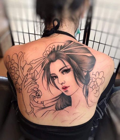 เกอิชา Gemini Tattoo Designs, Colored Tattoo Design, Tattoo Japanese Style, Blade Tattoo, Geisha Tattoo, Chicano Style Tattoo, Gemini Tattoo, Doodle Tattoo, Tattoo Desings