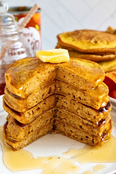 Fast Prep Cozy Pumpkin Pancakes - Yummy and fully Cheesecake Banana Bread, Homemade Pumpkin Spice Coffee Creamer, Heirloom Decor, Pumpkin Spice Coffee Creamer, Homemade Pumpkin Spice Coffee, Aesthetic Food Pics, Yummy Breakfast Recipes, Cheesecake Banana, Pecan Pancakes