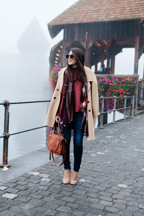 Burgundy sweater with plaid scarf and camel coat in Lucerne. Winter Outfit Aesthetic, Camel Coat Outfit, Outfit Ideas Winter, Cold Weather Outfit, Winter Outfit Ideas, Camel Coat, Burgundy Sweater, Coat Outfits, Outfit Aesthetic