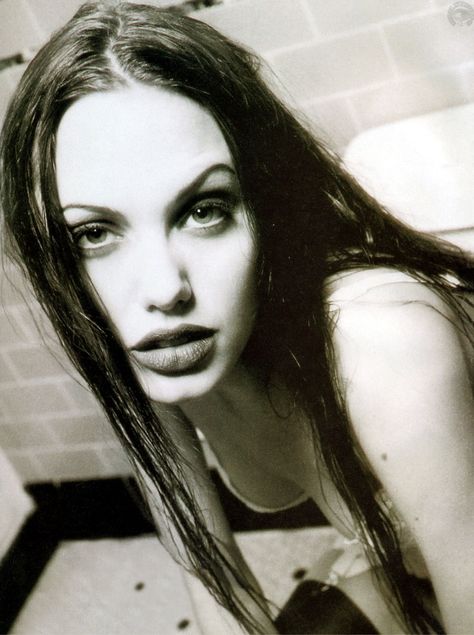 Angelina Jolie Uk Icon, Art Archive, Angelina Jolie, Divine Feminine, Pretty Face, Madonna, Pretty Woman, Pretty People, Beautiful People