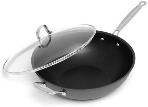 This Cuisinart 626-32H Chef's Classic Non-Stick Hard Anodized 12.5-Inch Stir Fry Pan is perfect for creating delicious stir-fry dishes. Its hard anodized construction ensures even heat distribution, while its durable non-stick coating ensures easy food release and effortless cleanup. The stainless steel handle is riveted for strength and stability and is hollow, allowing it to stay cool to the touch. It also features a tight-fitting stainless steel lid to help lock in flavor and nutrients. Shrimp Broccoli Stir Fry, Stir Fry Wok, Wok Cooking, Shrimp And Broccoli, Deep Frying Pan, Broccoli Stir Fry, Shrimp Recipes For Dinner, Deep Fry, Stainless Steal