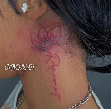 Tattoo By Ear Women, Baddie Tattoos Neck, Cute Behind The Ear Tattoos Black Women, Behind Ear Tats Black Women, Behind Ear Tattoo Black Women, Unique Neck Tattoos Women, Dope Neck Tattoos Women, Red Behind The Ear Tattoo, Neck Name Tattoos Women