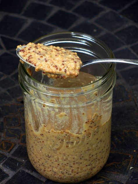 Beer Mustard Recipe, Beer Mustard, Homemade Mustard, Mustard Recipe, Cooking With Beer, Homemade Condiments, Organic Spice, Beer Recipes, Foodie Gifts