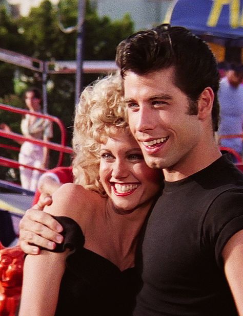 Olivia Newton-John and John Travolta Grease Aesthetic, Sandy And Danny, Grease 1978, Grease Movie, Grease Is The Word, Danny Zuko, Septième Art, I Love Cinema, Olivia Newton John