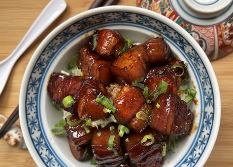 Irresistible Hong Shao Rou (Easy Instant Pot Version) 紅燒肉 - ISWANTING Hong Shao Rou, Cold Noodles Recipes, Vegetarian Noodles, Black Pepper Beef, Cold Noodles, Braised Pork, Cooking Wine, Gluten Free Cooking, Pork Belly