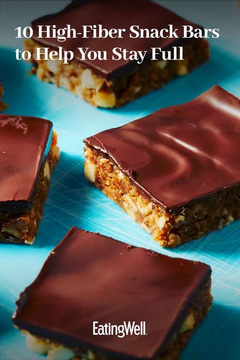 These snack bars are the perfect high-fiber pick-me-ups for a delicious way to feel satisfied or an easy bite to stay fueled at work or school. Whether you're looking for a delicious way to feel satisfied or something easy to pack for work or school, recipes like our Almond-Honey Power Bar and Miso Apple Bars are some of the best pick-me-ups to keep you fueled between meals. High Fiber Snack Recipes, Fiber Bars Recipe, Easy Snack Mix, Dairy Snacks, High Fiber Snacks, Fiber Snacks, No Bake Granola Bars, Banana Oat Muffins, Apple Bars