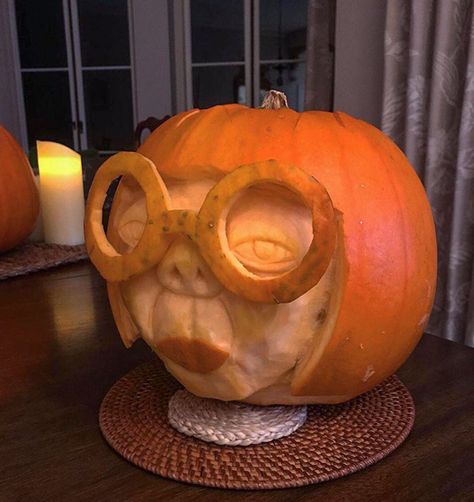 Funny Pumpkin Carvings, Cute Pumpkin Carving, Pumkin Carving, Halloween Pumpkin Carving Stencils, Creative Pumpkin Carving, Scary Pumpkin Carving, Halloween Fest, Pumpkin Carving Designs, Pumpkin Carving Ideas