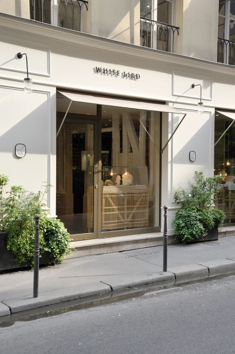 Shopping In Paris, Retail Facade, Shop Facade, Store Concept, Jewelry Store Design, Storefront Design, Building Front, Paris Shopping, Store Windows