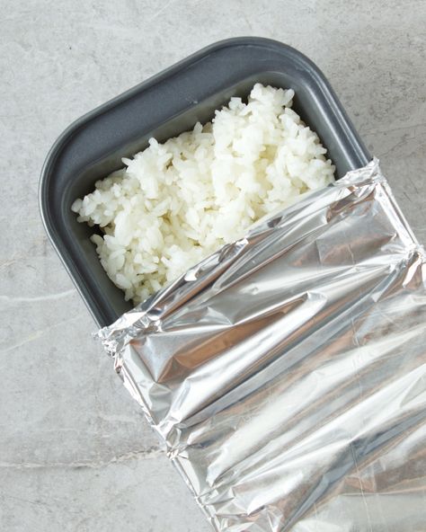 Exactly How To Reheat Rice - I Test 6 Methods [Pics] - Pantry & Larder How To Keep Rice Warm For A Party, Freezing Cooked Rice, Reheat Rice, Pantry Larder, Barley Recipes, Rice In Crockpot, How To Reheat Rice, Rice In The Oven, Rice Dressing