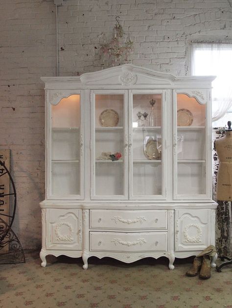 Painted Cottage Chic Shabby White Romantic French China Cabinet CC49 via Etsy French China Cabinet, Painted Furniture Cabinets, Shabby Chic Cabinet, French China, Painted China Cabinets, Cottage Studio, Vintage Painted Furniture, Gold Furniture, Cottage Vintage