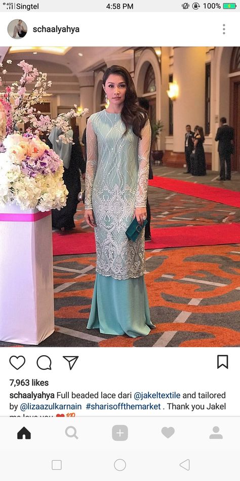 Lace Baju Kurung Modern Design, Muslimah Dress Party, Baju Kurung Fashion, Raya Outfit Ideas, Malaysian Dress, Kurung Lace, Raya Outfit, Malay Wedding Dress, Model Dress Kebaya