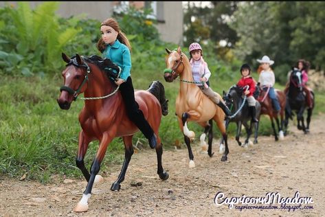 Breyer Breyer Horses Diy, Breyer Horses Scenes, Miniature Horse Barn, Breyer Photography, Schleich Horses Stable, Toy Horse Stable, Diy Horse Barn, Schleich Horses, Bryer Horses