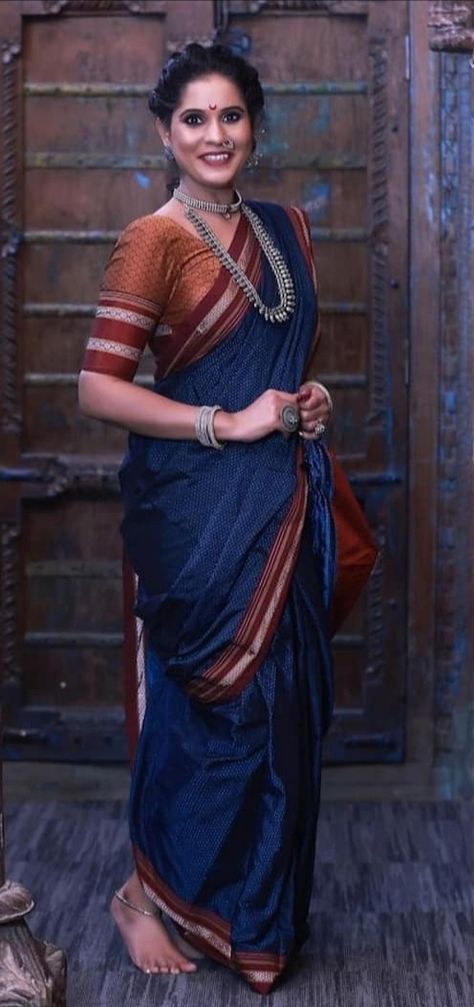 Velvet Nauvari Saree, Navari Saree Marathi, Dev Ghar, Bale Dance, Maharashtrian Saree, Kashta Saree, Nauvari Saree, Couple Wedding Dress, Indian Wedding Couple Photography