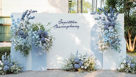 Dusty Blue Wedding Theme Backdrop, Elegant Wedding Backdrop Receptions, Wedding Decorations Indoor Elegant, Red Gold Wedding Decorations, Soft Blue Wedding, Pastel Wedding Theme, Boho Wedding Backdrop, Blue Wedding Decorations, Corporate Events Decoration