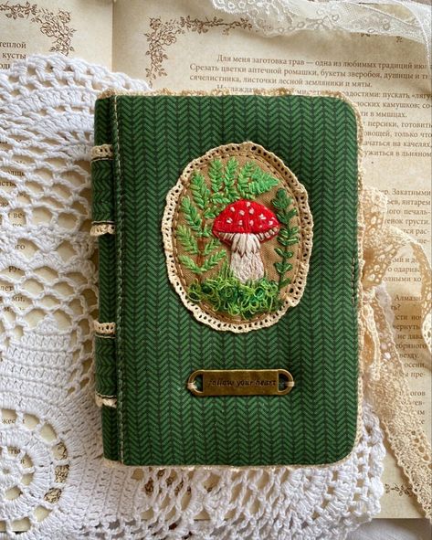 #embroidery #books #embroideredcovers #bookcover #green Autumn Notebook, Embroidery Books, Embroidered Book, Diy Notebook Cover, Recycled Paper Crafts, Embroidery Hoop Crafts, Fabric Book Covers, Book Crafts Diy, Needle Embroidery